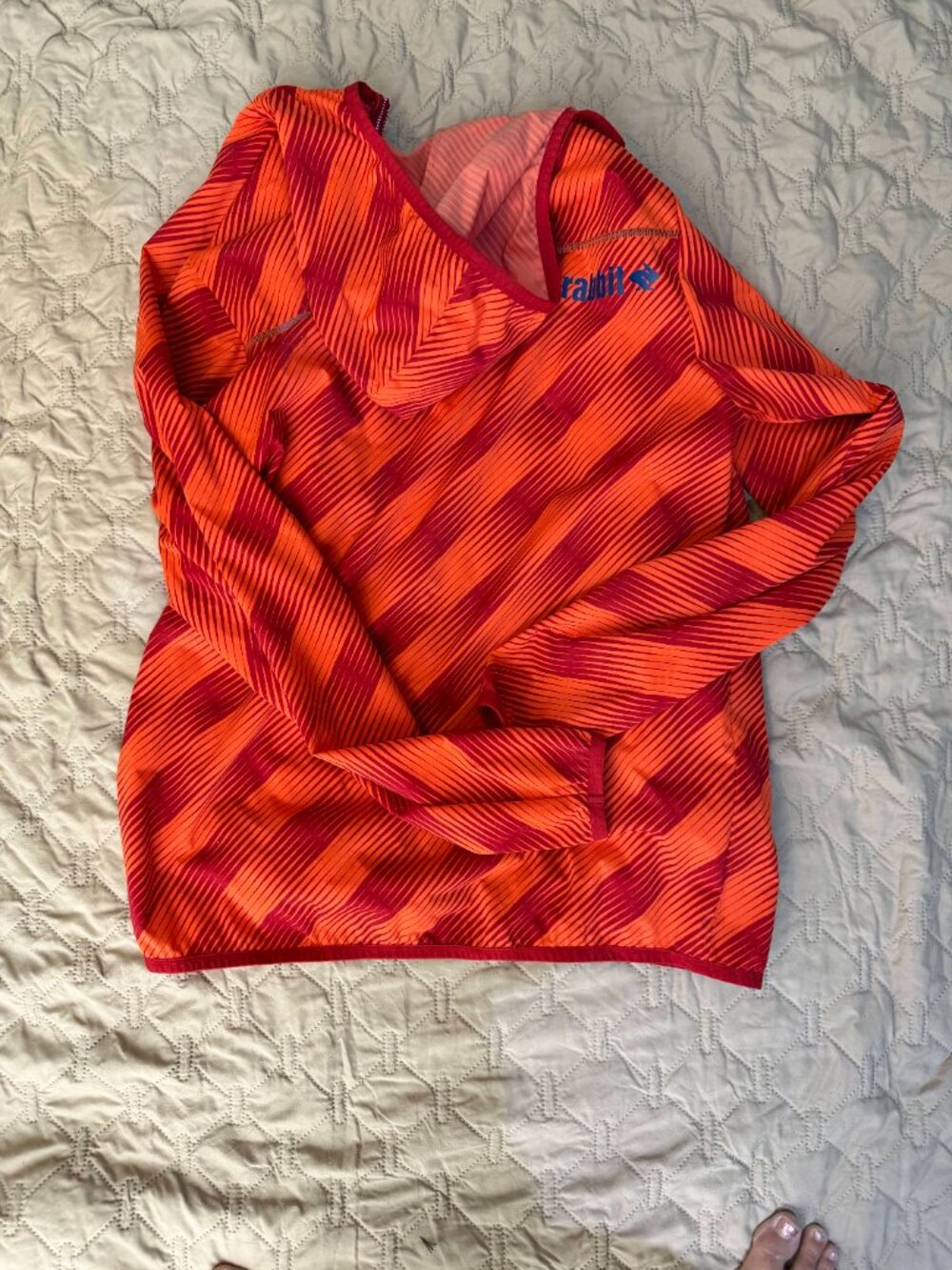 Small womens rabbit windbreaker with hood - Picture 3 of 3
